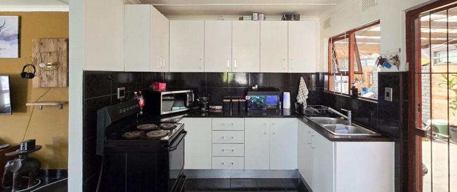 3 Bedroom Property for Sale in Nahoon Valley Park Eastern Cape